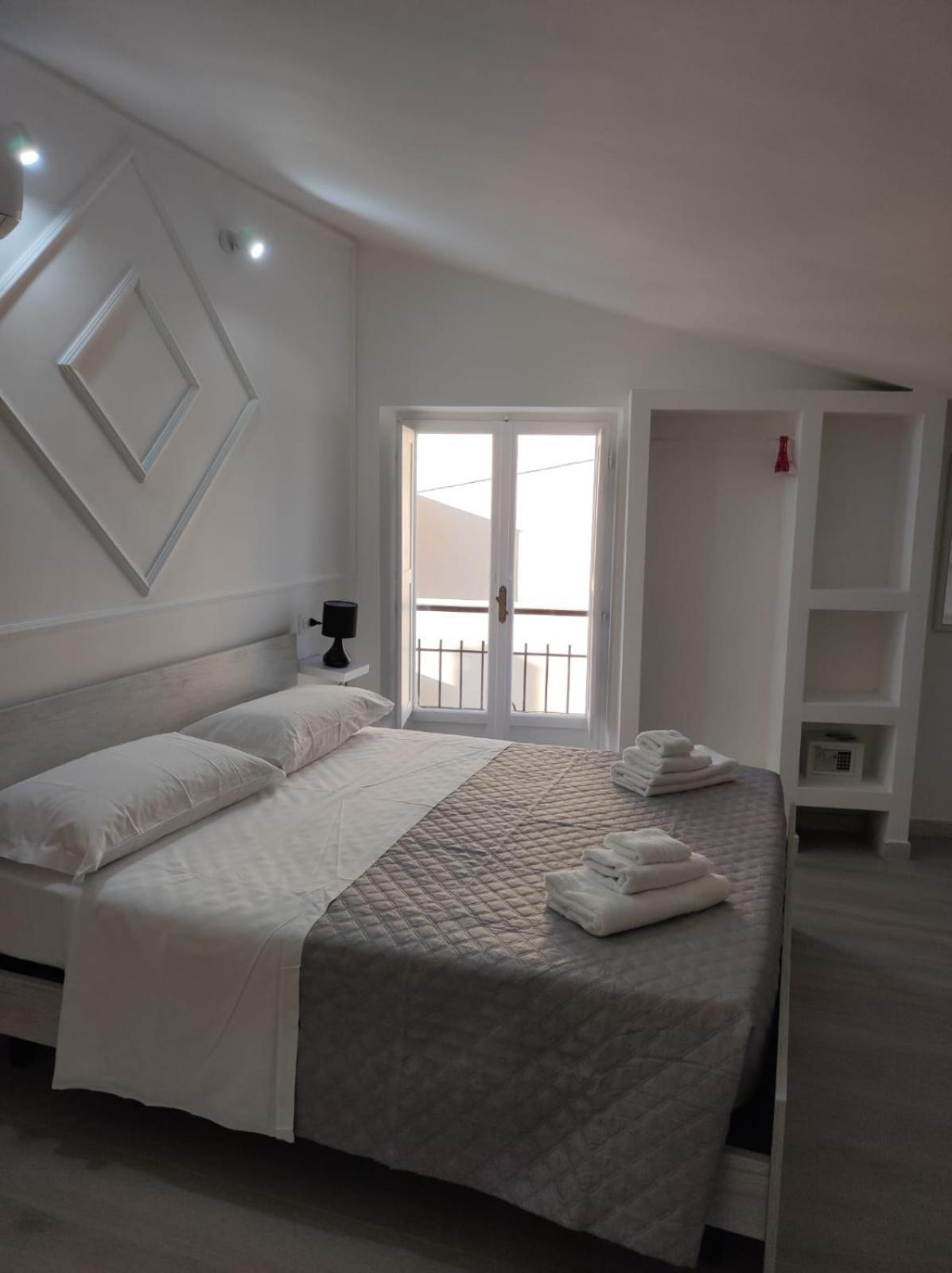 Residenza Atena โตรเปอา ภายนอก รูปภาพ